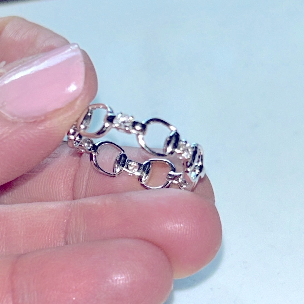 Gucci 18k gold and diamond ring. Size 8.75